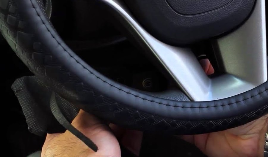 Steering wheel cover deals heated